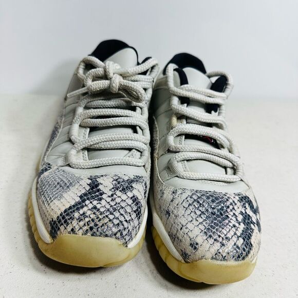 Nike Air Jordan 11 Retro Low GS Light Bone Snakeskin Grey CD6847-002 Size 5.5Y - Picture 3 of 8